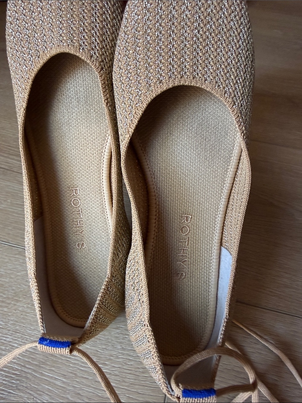 Rothys The Square Wrap in Gold Stripe 9 - Picture 6 of 6